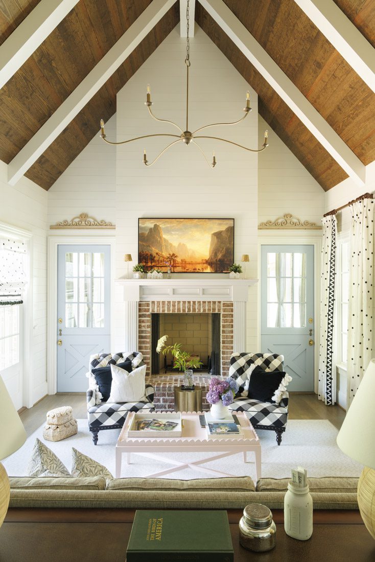 The great room offers Europeaninspired touches and an inviting gathering place off the kitchen.