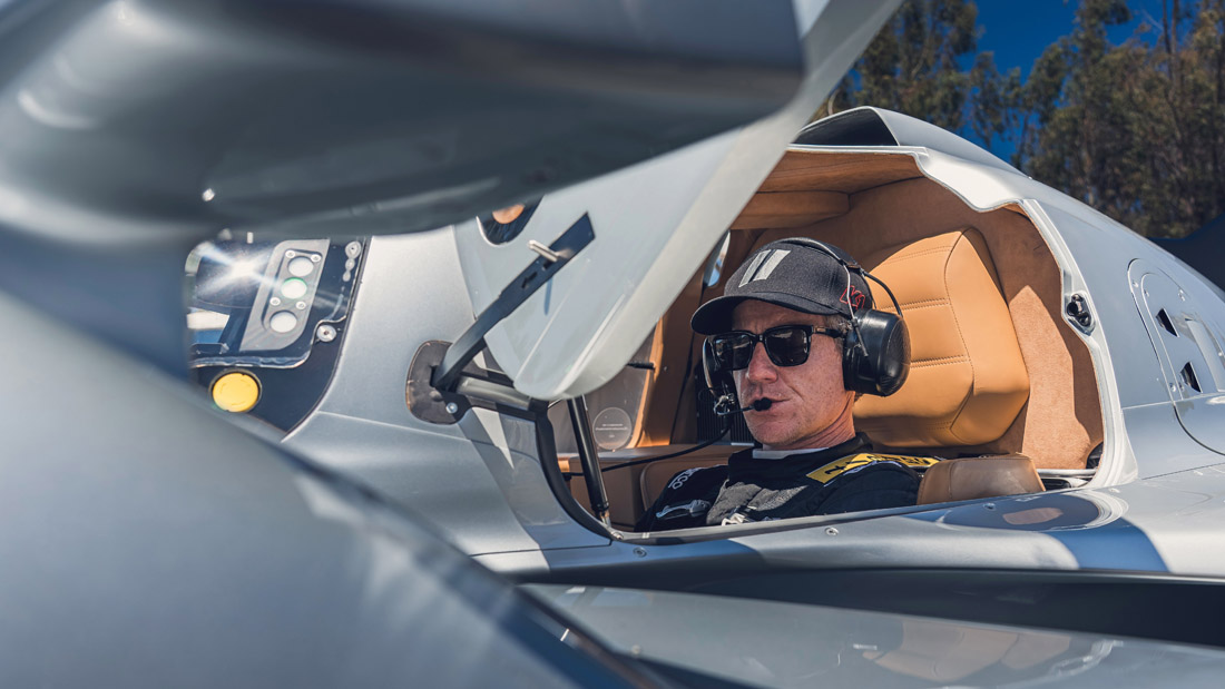 Give the gift of adrenaline with the Porsche Driving Experience.