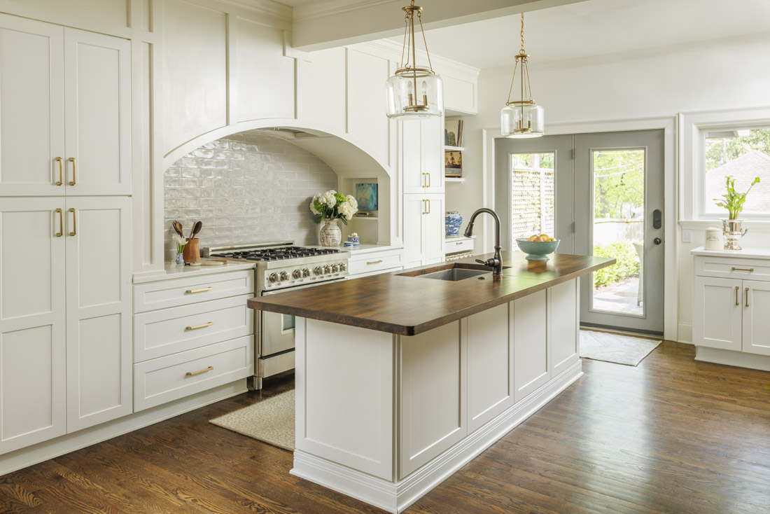 When the Becks entertain, everyone gathers in the open kitchen.